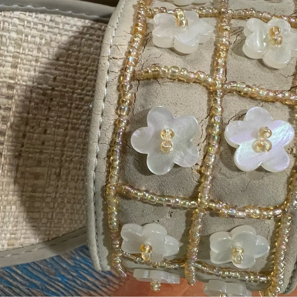 Vintage Skechers Platform sandals Shoes floral beaded toe strap size 6